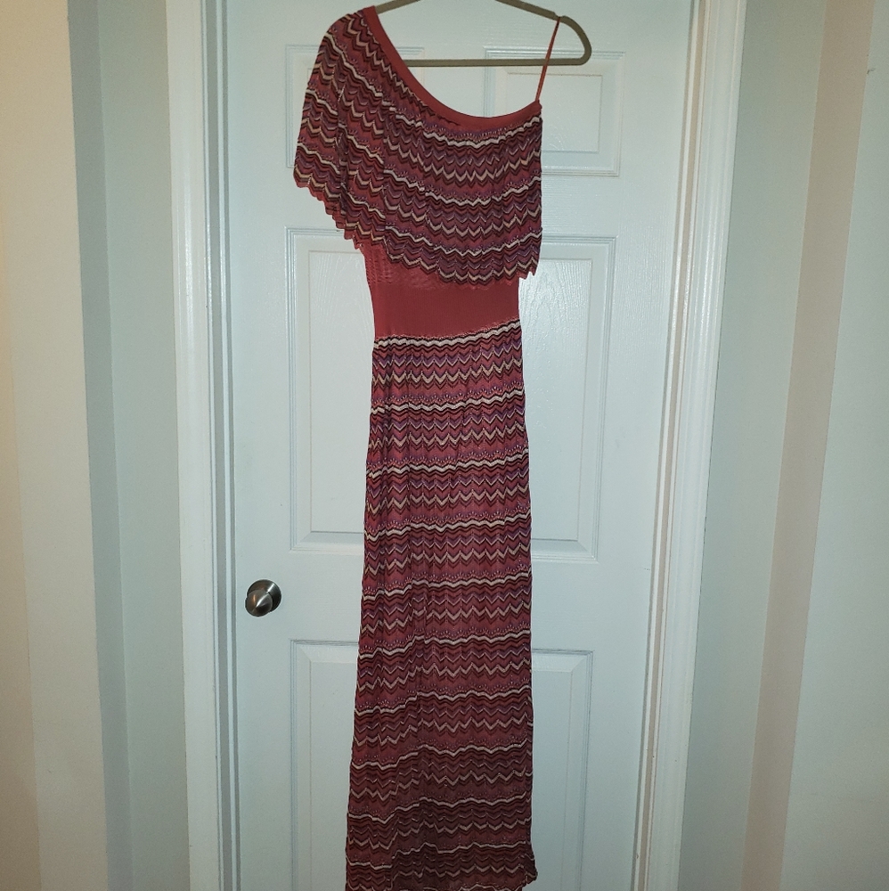 BOHEMIAN CHIC one-shoulder, burnt umber & dusty rose chevron print maxi.